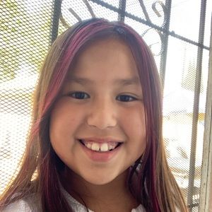 Meet your Posher, Valena